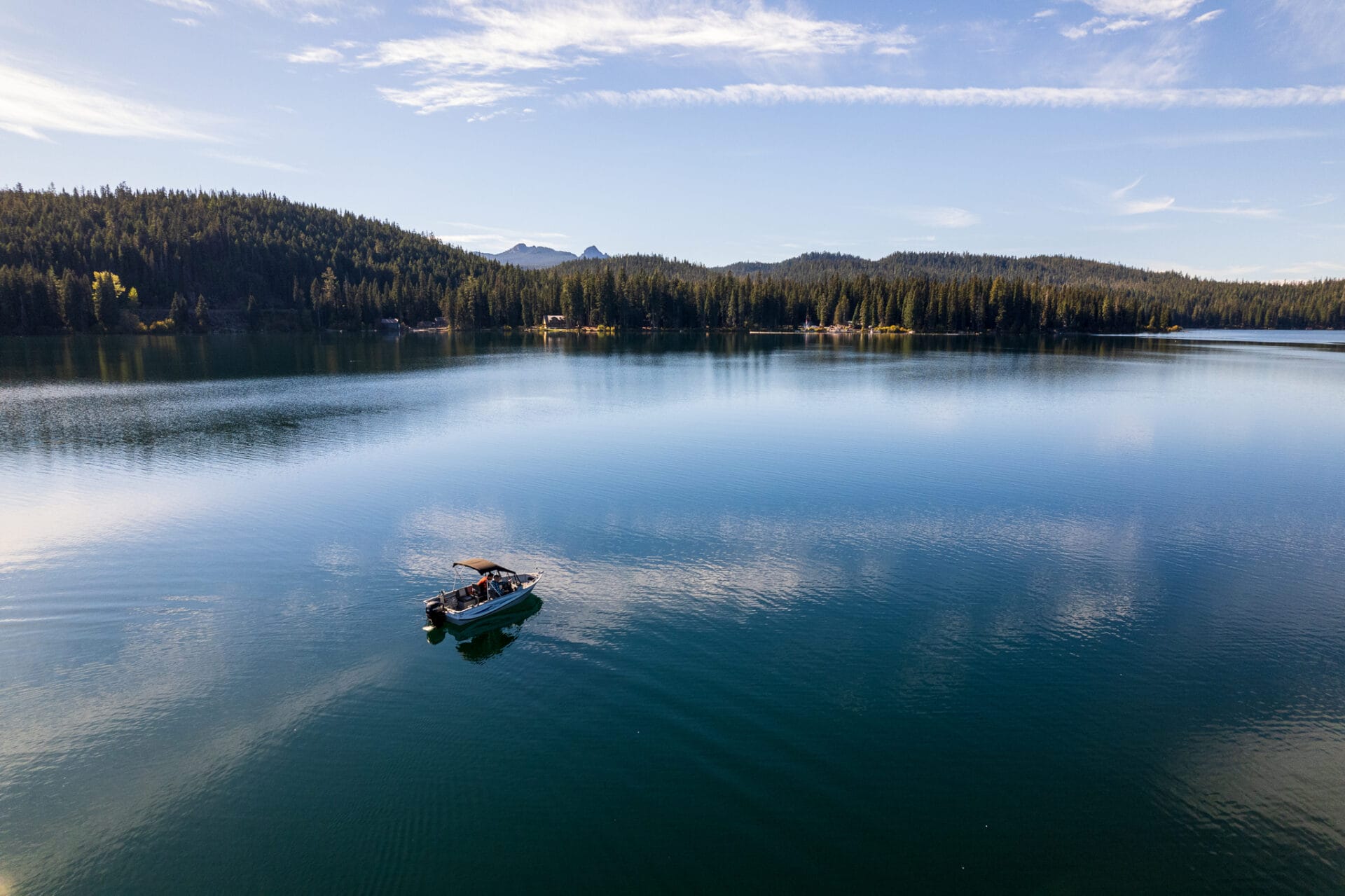 Where Waters and Heads Are as Clear as Can Be